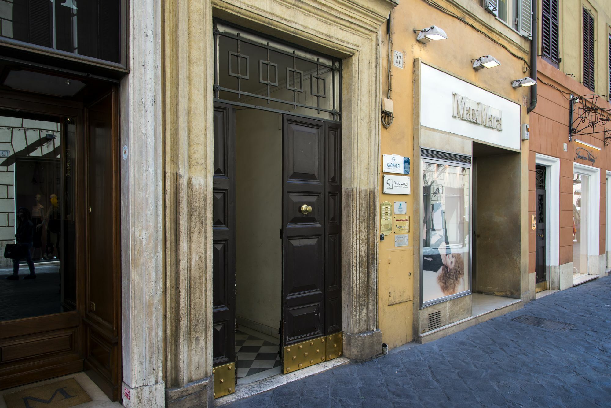 Rome Frattina27 Hotel Bagian luar foto