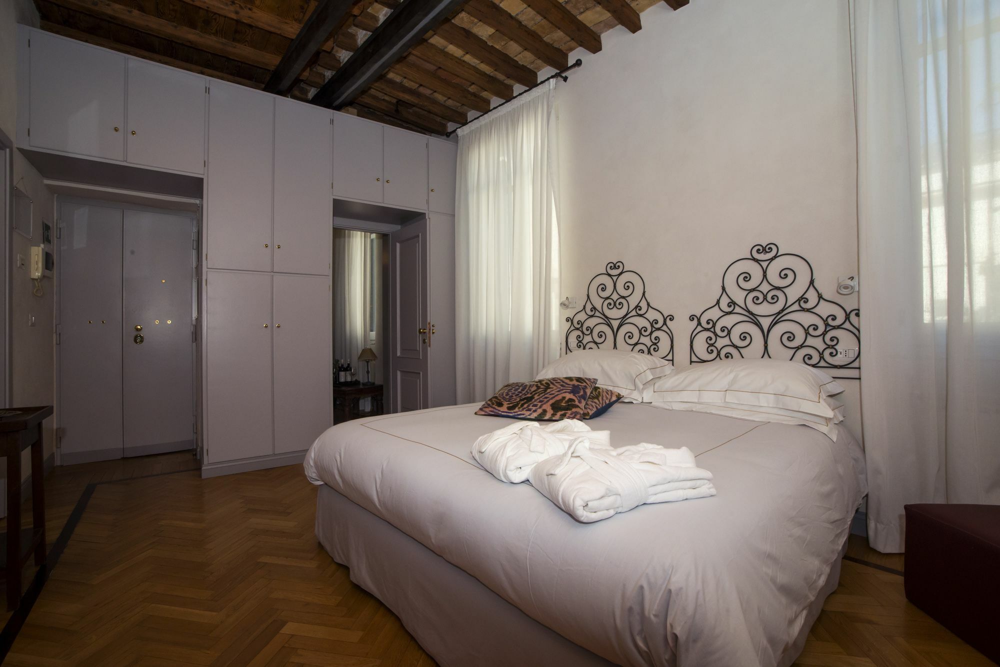 Rome Frattina27 Hotel Bagian luar foto